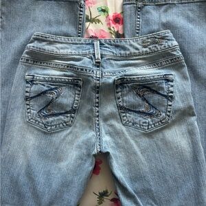 Light Blue Women's Denim Jeans with Embroidered Back Pockets